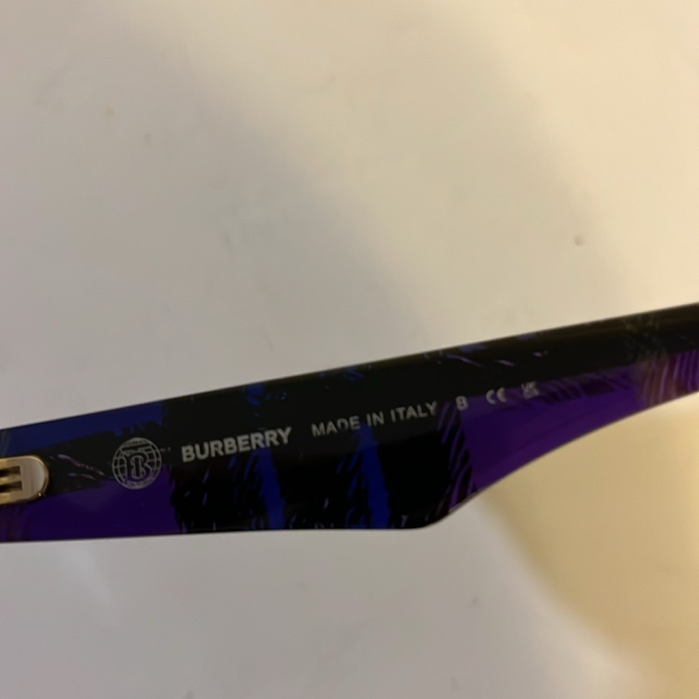 BURBERRY ROUND SUNGLASSES WINTER GRAPE COLOR - Picture 4 of 6